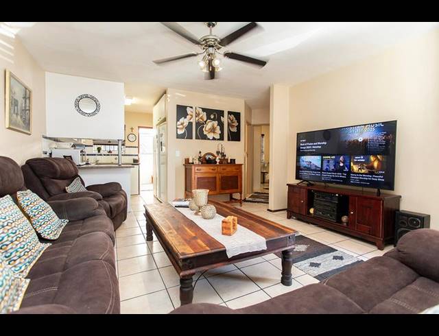 2 BEDROOM APARTMENT FOR SALE IN FERNDALE